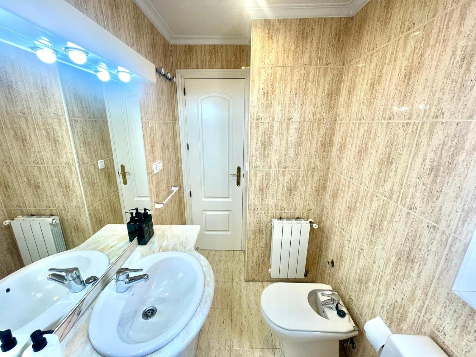 Acogedor Apartamento En Tetuan Madrid Exterior photo